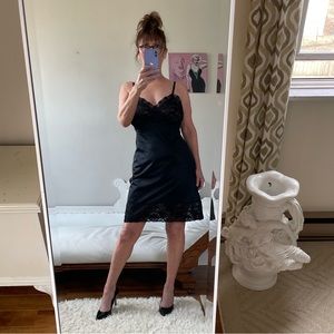 VINTAGE BLACK NYLON FULL SLIP DRESS LACE ADJUSTABLE STRAPS SMALL